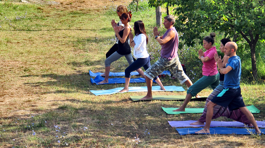 Maestro yoga Fabio Valis vacanze studio yoga