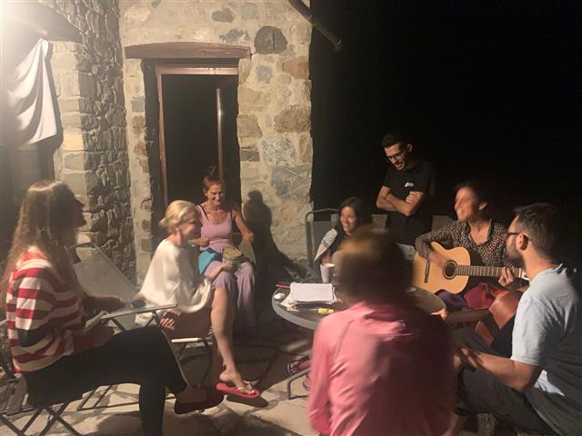 Serata alternativa ritiro mantra yoga